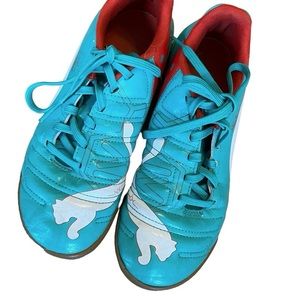 Puma indoor soccer shoes cleats “4 evo power” turquoise and red size 4.5